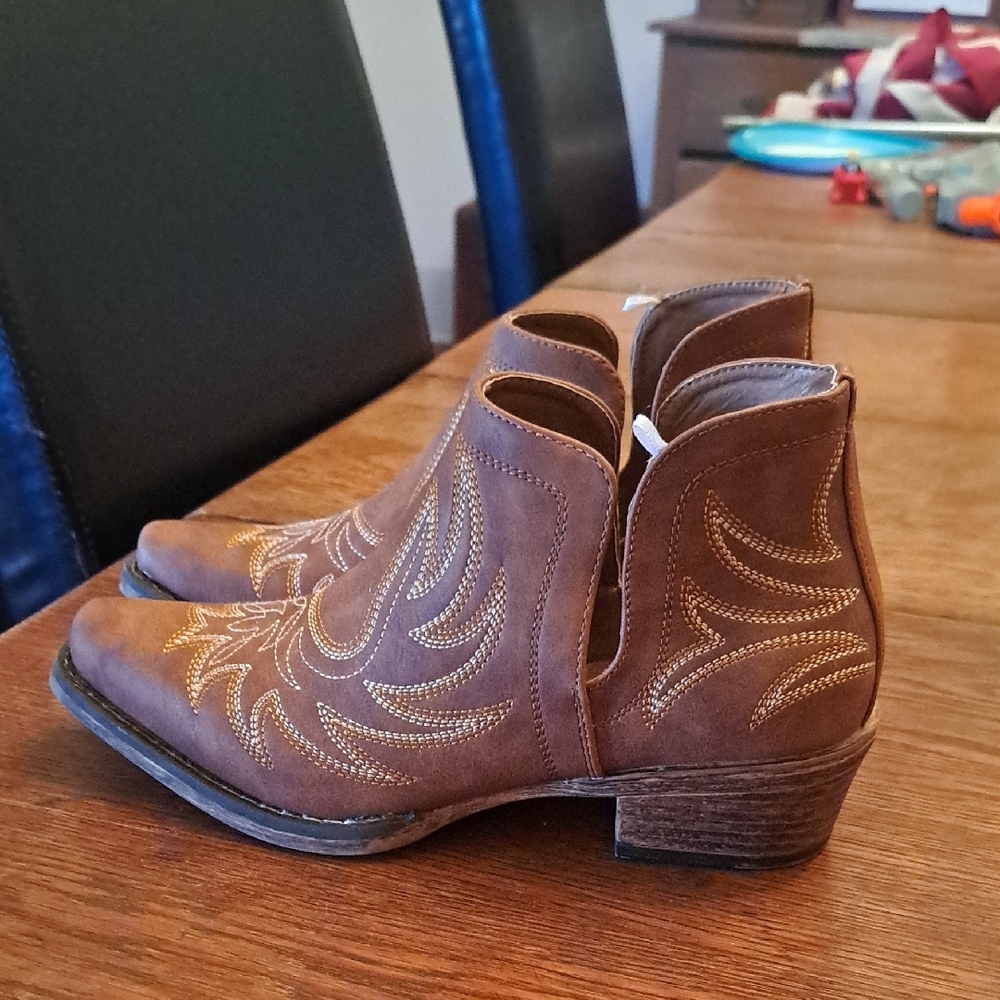 Roper Booties - image 1